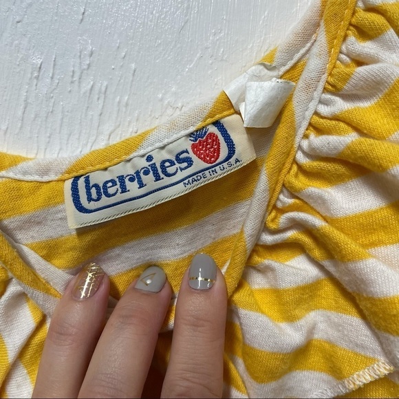 Berries Made in USA Vintage Tank M - Picture 3 of 6